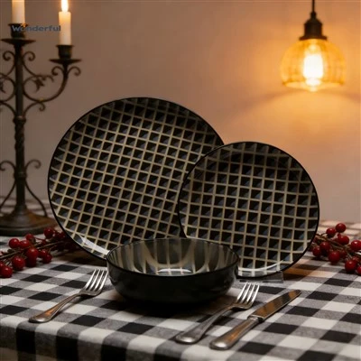 Grid-Patterned Ceramic Dinnerware Set Grid-Patterned Ceramic Dinnerware Set